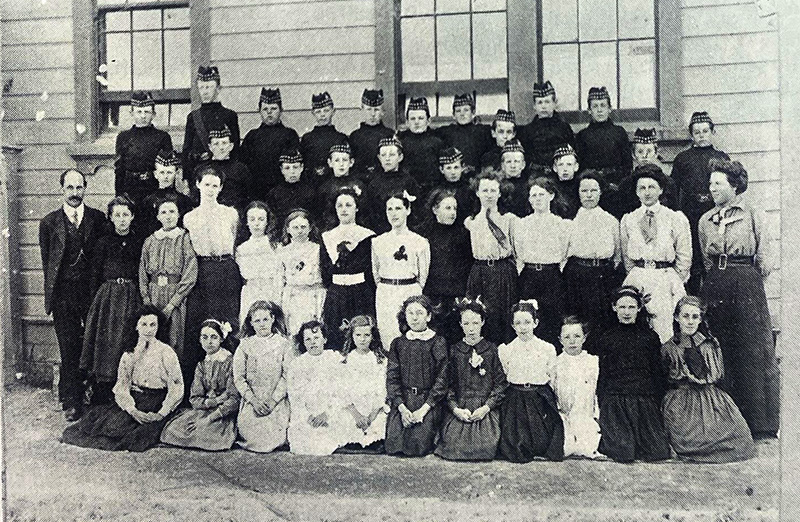 1911 Senior Class Photo